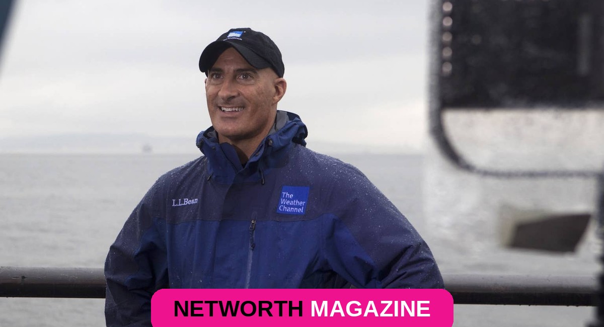 Jim Cantore net worth: Jim Cantore reporting live in the field during a hurricane